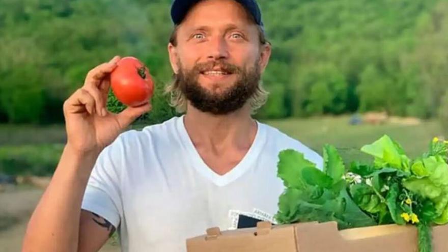 Un influencer vegano mata a su bebé de hambre: lo alimentaba de &#039;luz solar&#039;