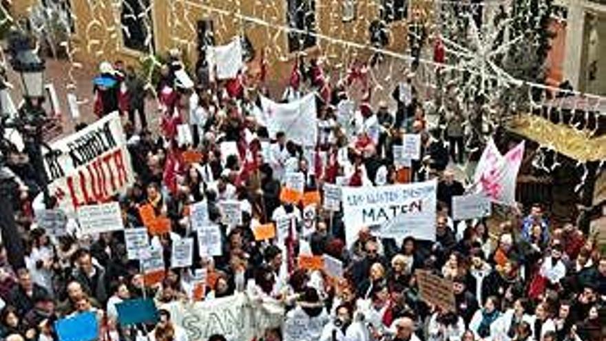 Protesta de metges de la sanitat concertada a Terrassa