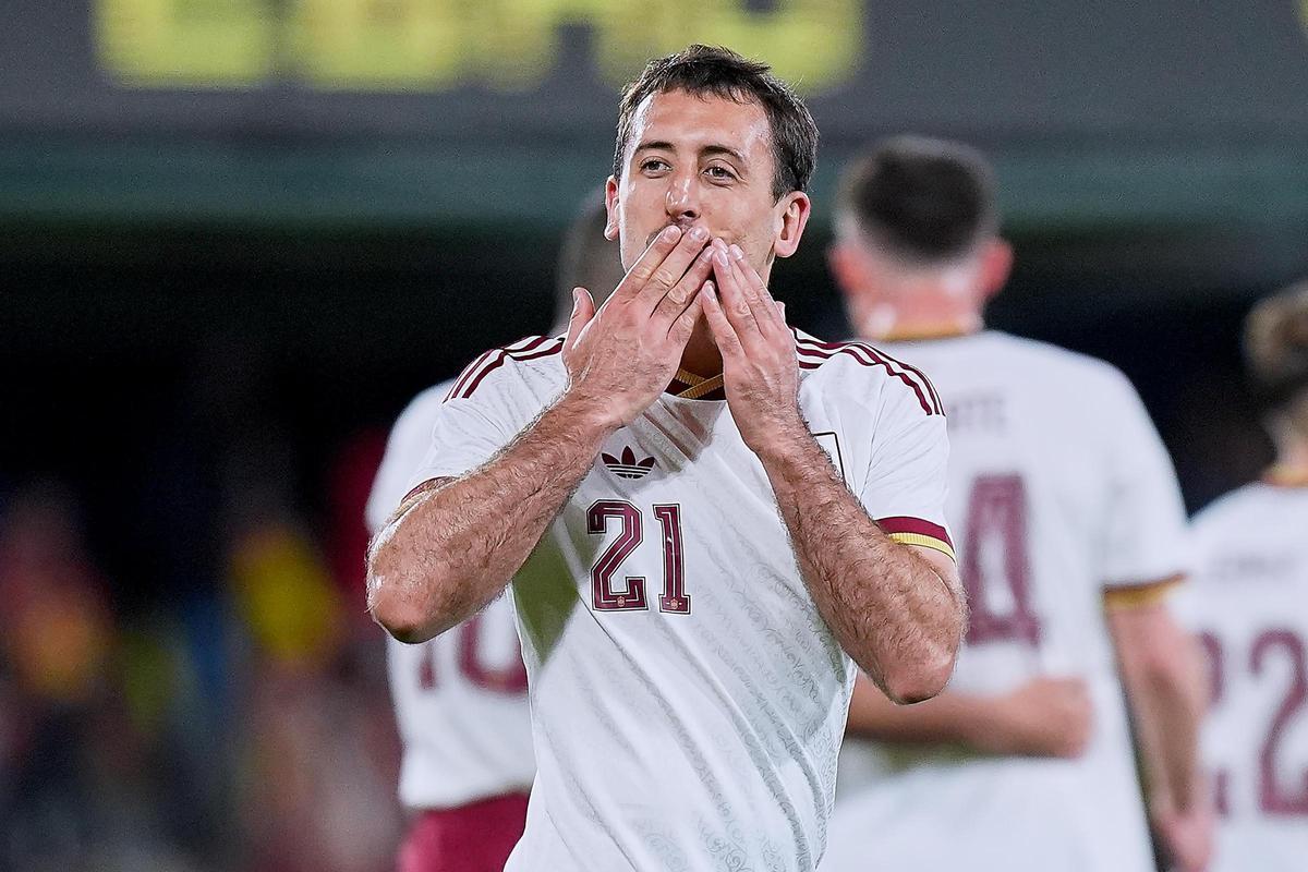 Mikel Oyarzabal, protagonista y goleador con España