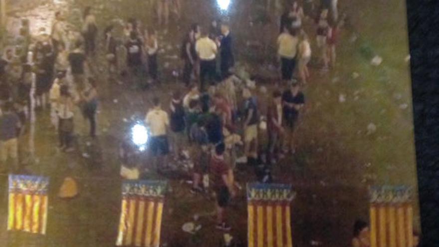 El Festival Confusión de Benimaclet degenera en un gran &quot;botellón&quot;