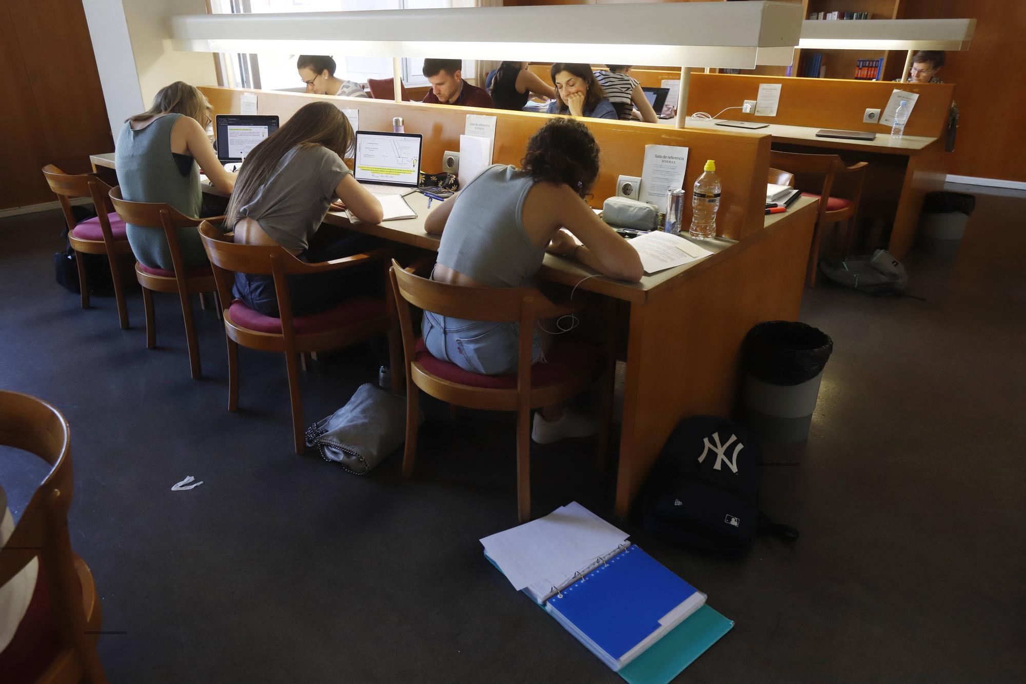 Aforo completo en las bibliotecas aragonesas en las últimas horas antes de la Evau