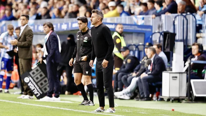 Iván Ania, insaciable tras empatar en Málaga: "Este punto tiene mucho mérito, pero queremos más"