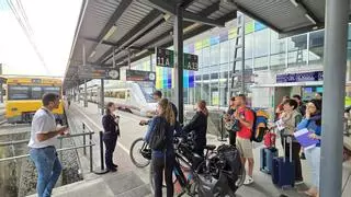 Cambio de política en Renfe: será gratuito viajar con bicicleta o mascota en los trenes regionales entre Vigo y A Coruña