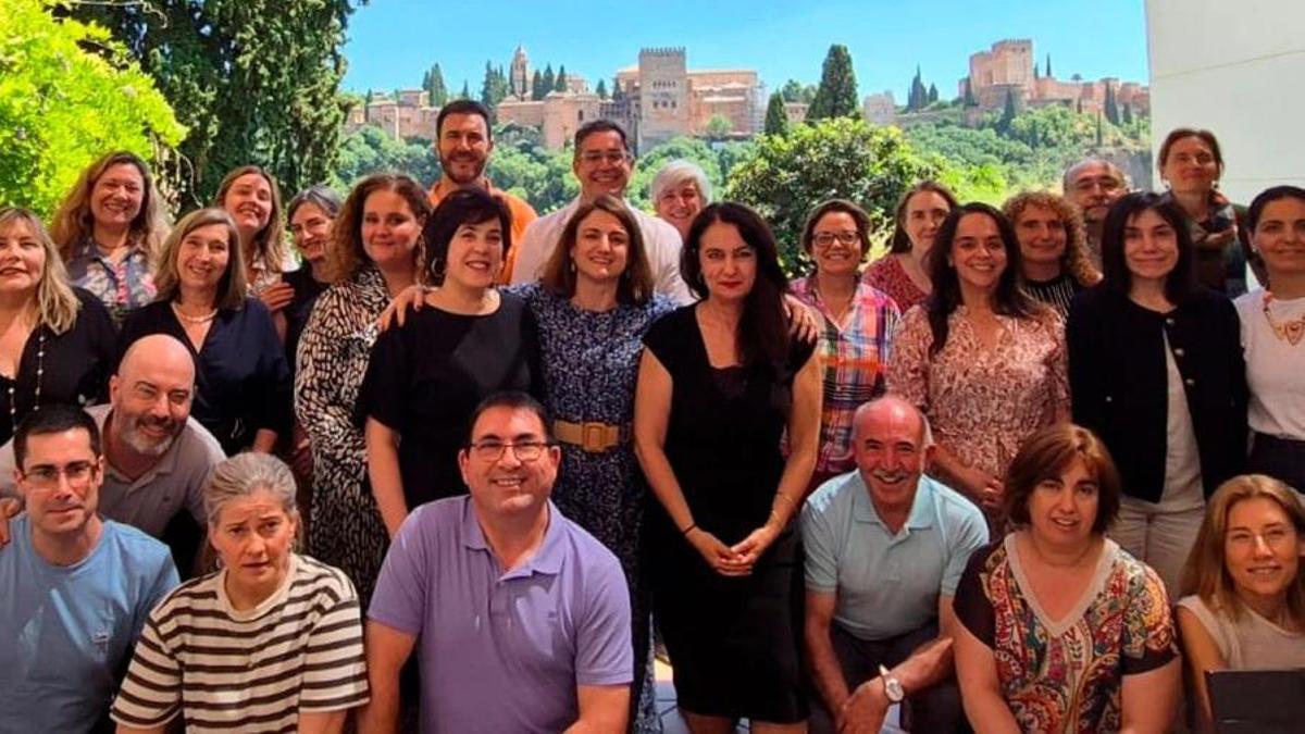 Nuevo Comité Científico de la Aesan constituido en la Universidad de Granada. Luis Medina, el primero de la segunda fila por la izquierda.