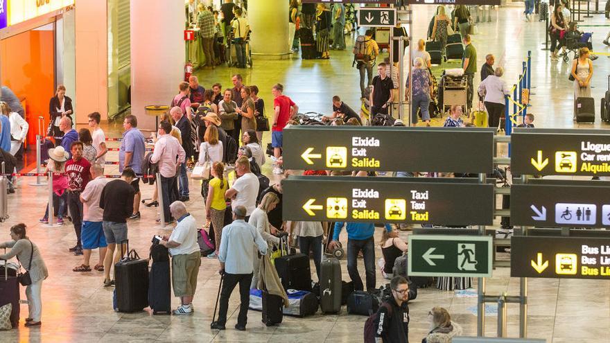 El turismo británico sostiene el moderado crecimiento del tráfico en el aeropuerto