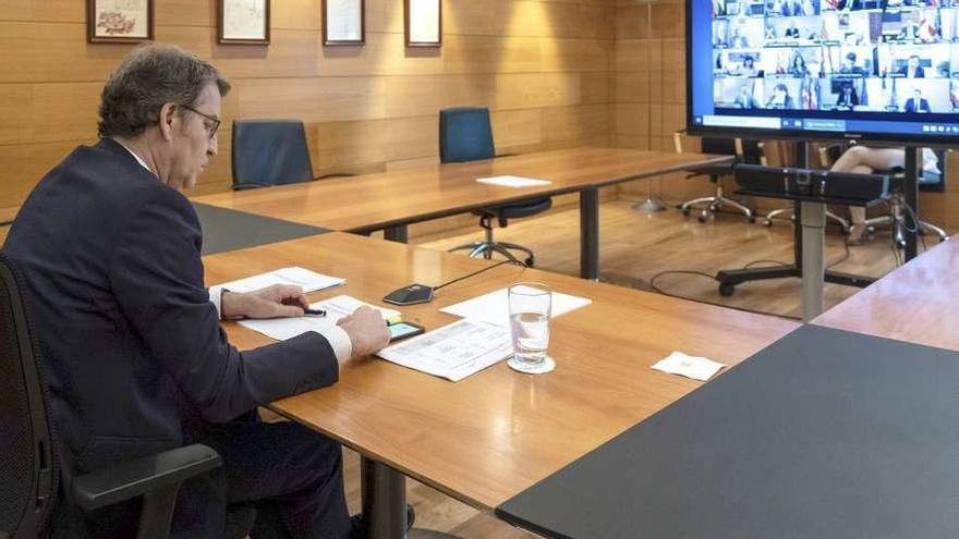 Feijóo, ayer, durante la reunión telemática del presidente del Gobierno y los de las autonomías.