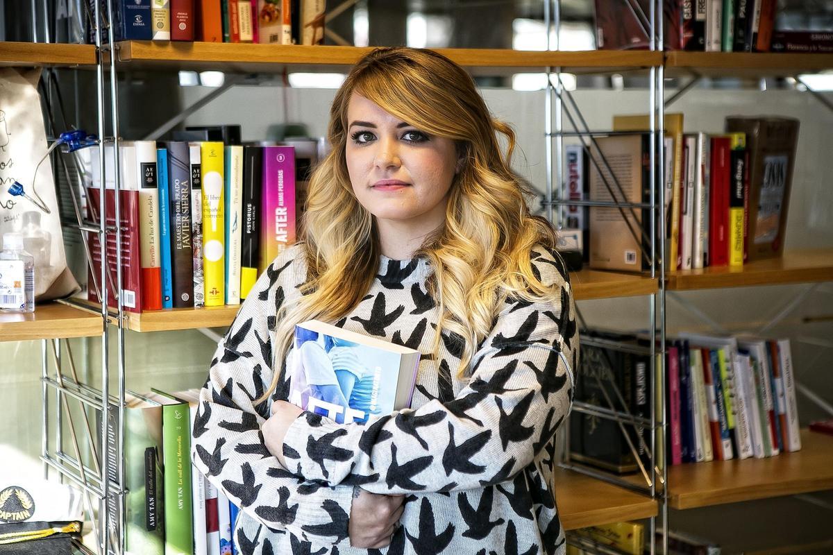 La escritora Anna Todd, autora de la saga 'After', un fenómeno editorial surgido de la plataforma Wattpad.