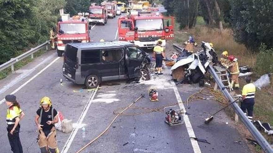 Cuatro fallecidos tras una colisión frontal en Girona