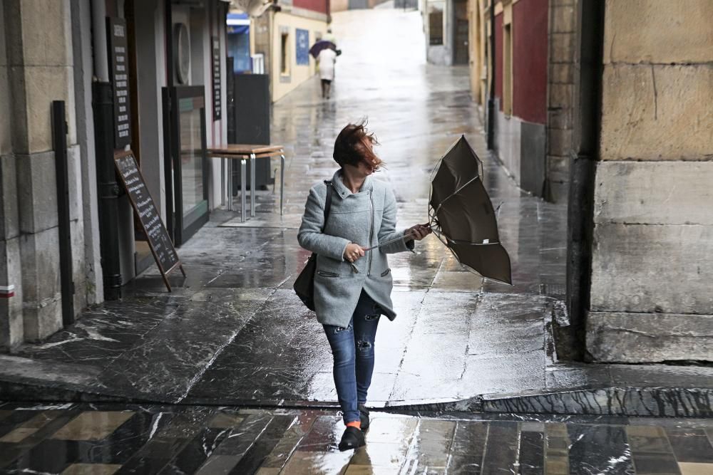 Lluvia y viento para despedir el año en Asturias