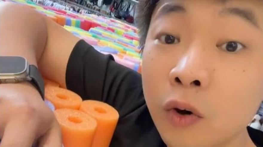 Así es Jony, el dueño del bazar de sa Pobla viral en TikTok