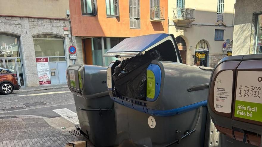 El PSC denuncia brutícia al carrer Ferran Agulló: «Aquesta no pot ser la imatge de Girona»
