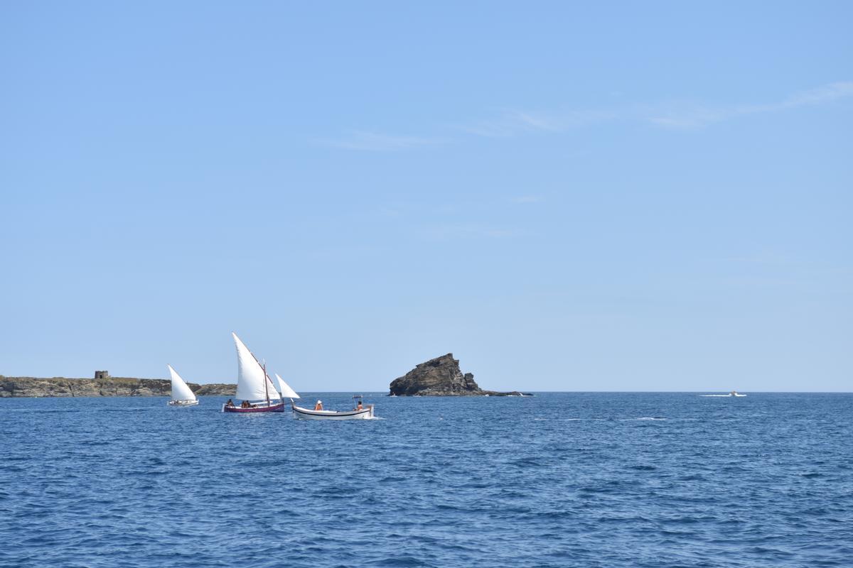 Es Cucurucuc i dues barques Es Cucurucuc i dues barques