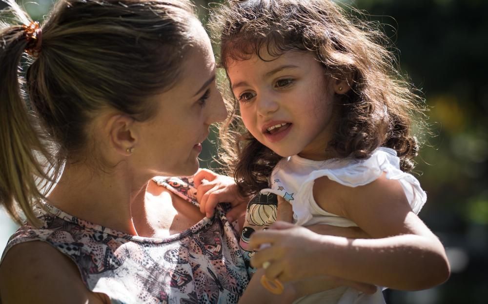 Dulce María, pequeña con una enfermedad rara