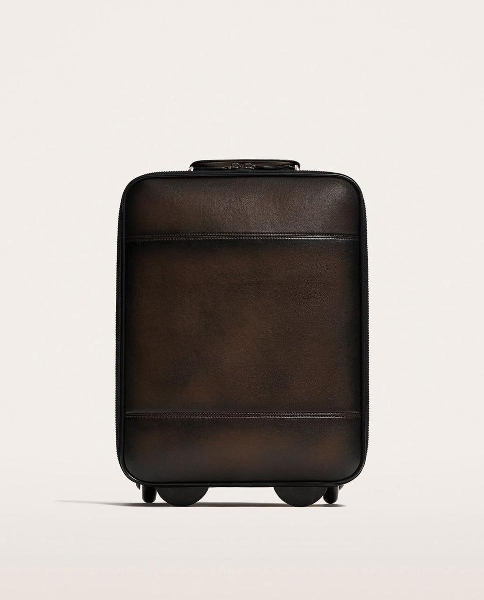 Descubre las maletas y bolsas de viaje de Zara