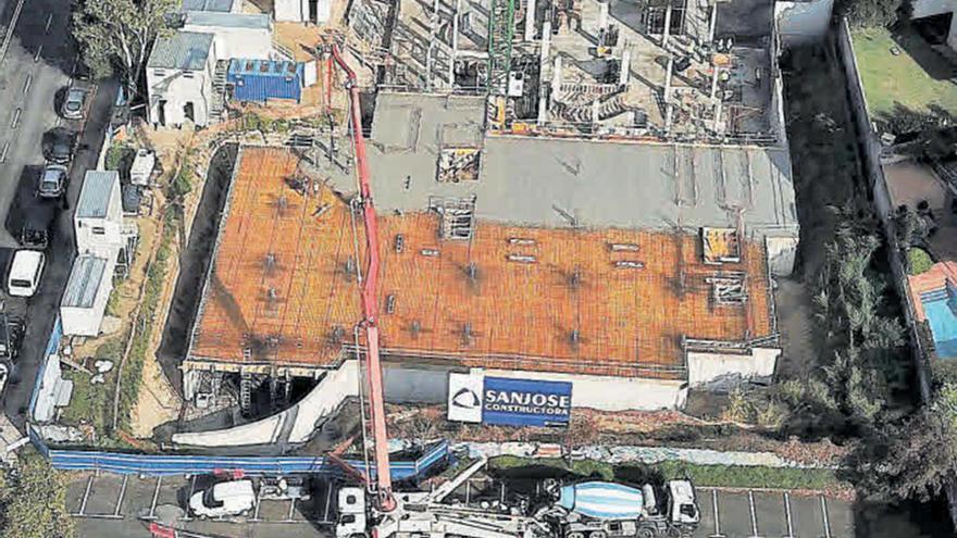 Vista aérea de lso trabajos en la parcela del hotel Samil