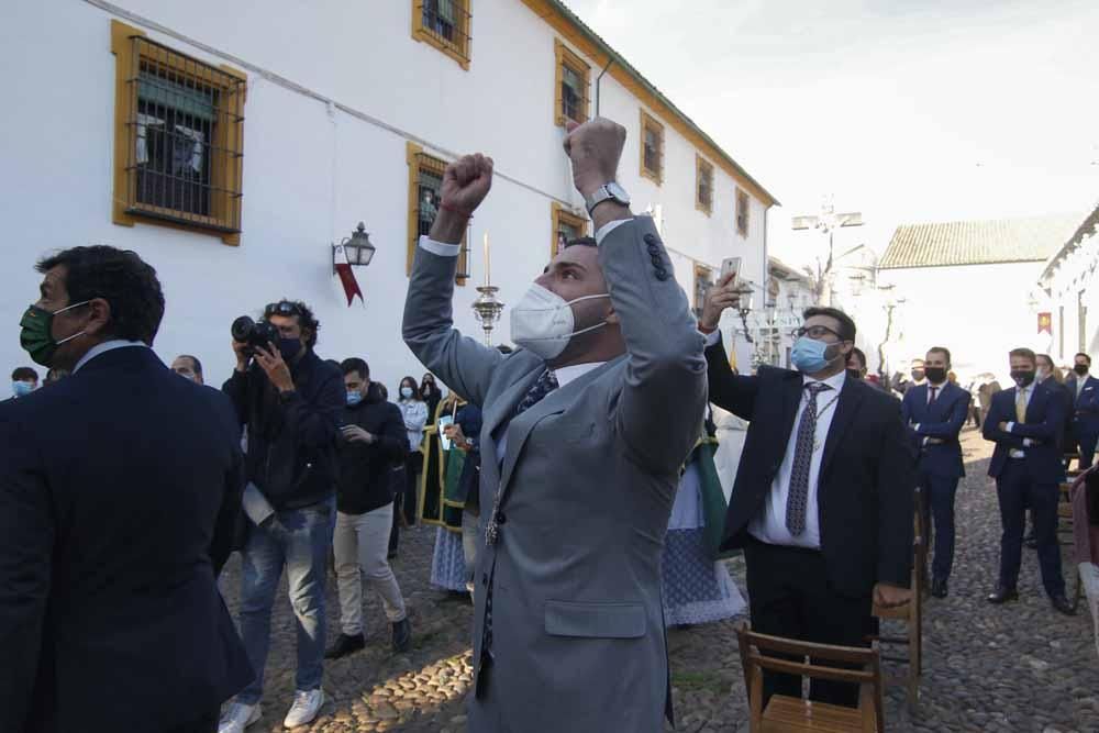 La Virgen de la Paz vuelve a su plaza de Capuchinos