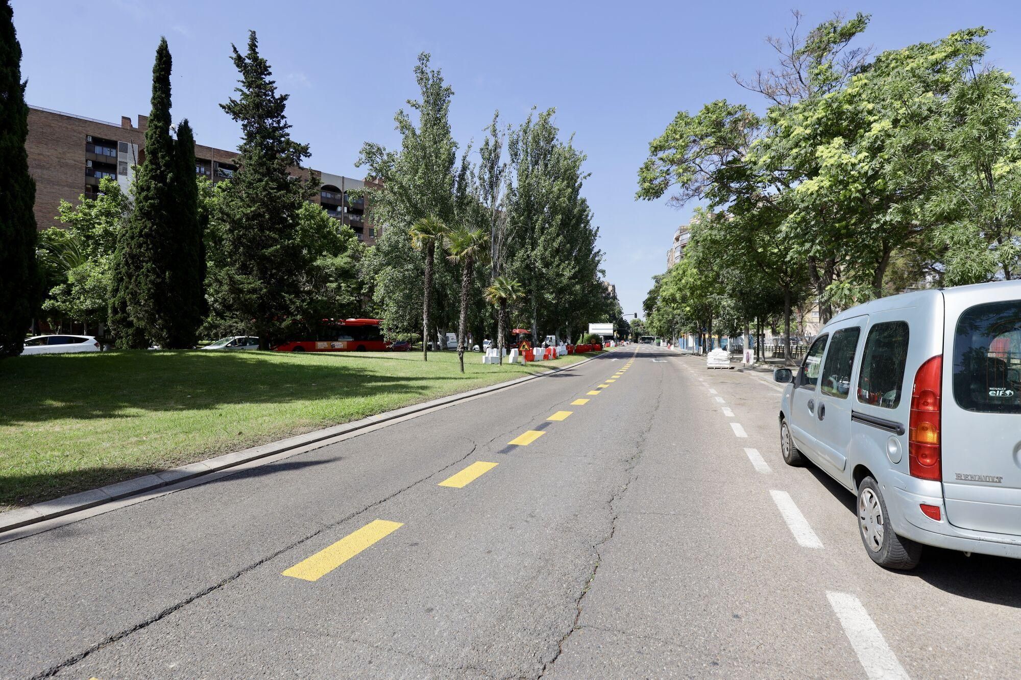 En imágenes | Las obras en el Huerva provocan cortes en el tráfico en Camino Las Torres