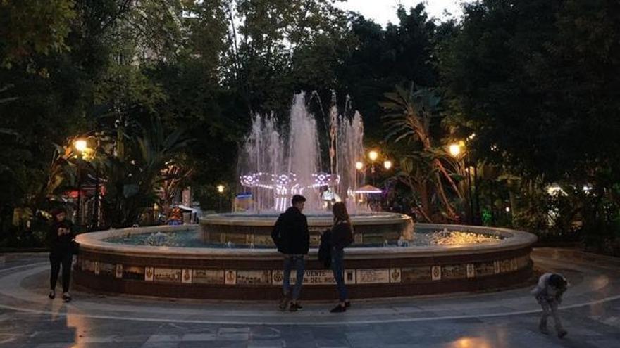 Paseo de La Alameda, en Marbella, que está a poca distancia del negocio de la agredida.