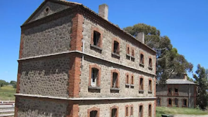 Monfragüe, el poblado ferroviario que nació en mitad de la dehesa y acabó olvidado