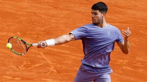Alcaraz, durante su duelo ante Davidovich en Montecarlo