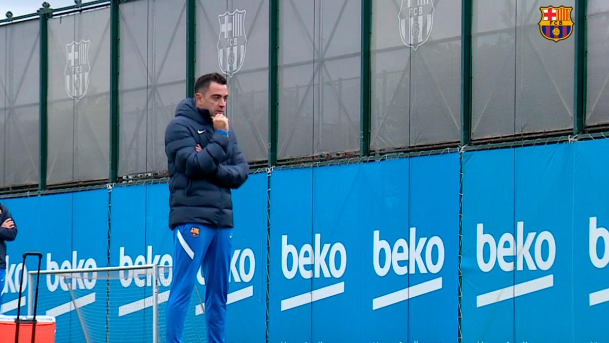 "¡Dale, dale!" Las intensas órdenes de Xavi durante su segundo entrenamiento como técnico azulgrana