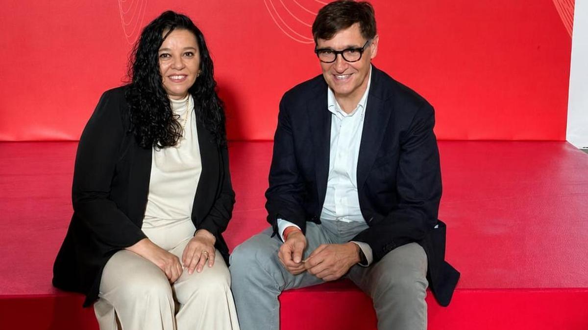 Montserrat Noguera amb Salvador Illa en un congrés del PSC