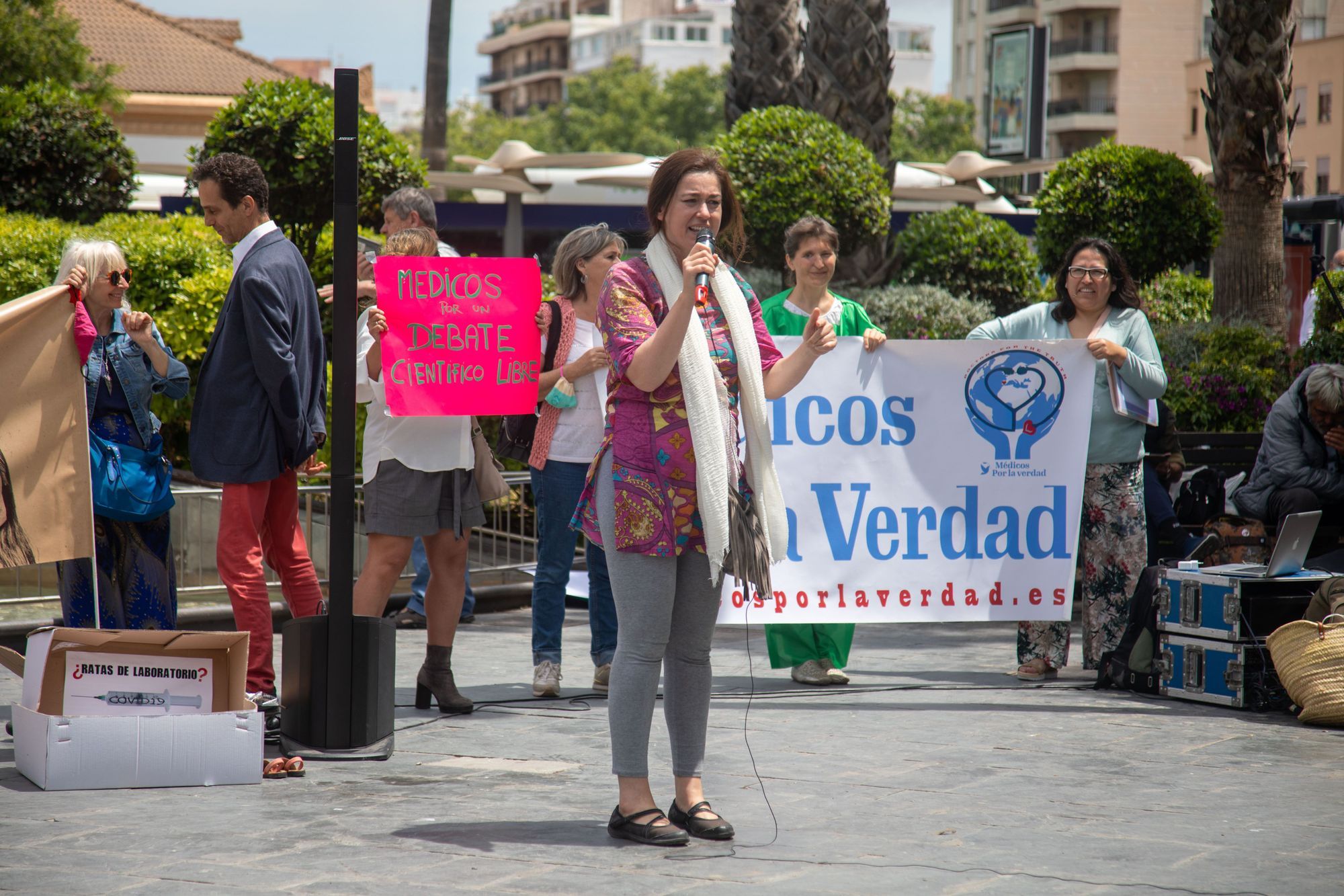 El médico negacionista de Formentera, en una manifestación antivacunas en Palma