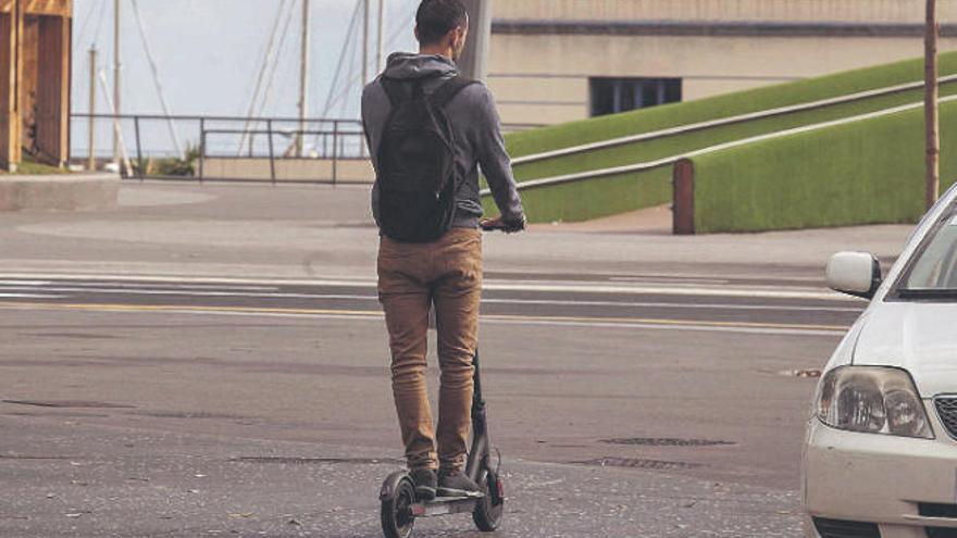 La capital elaborará una ordenanza para que los patinetes convivan en sus calles