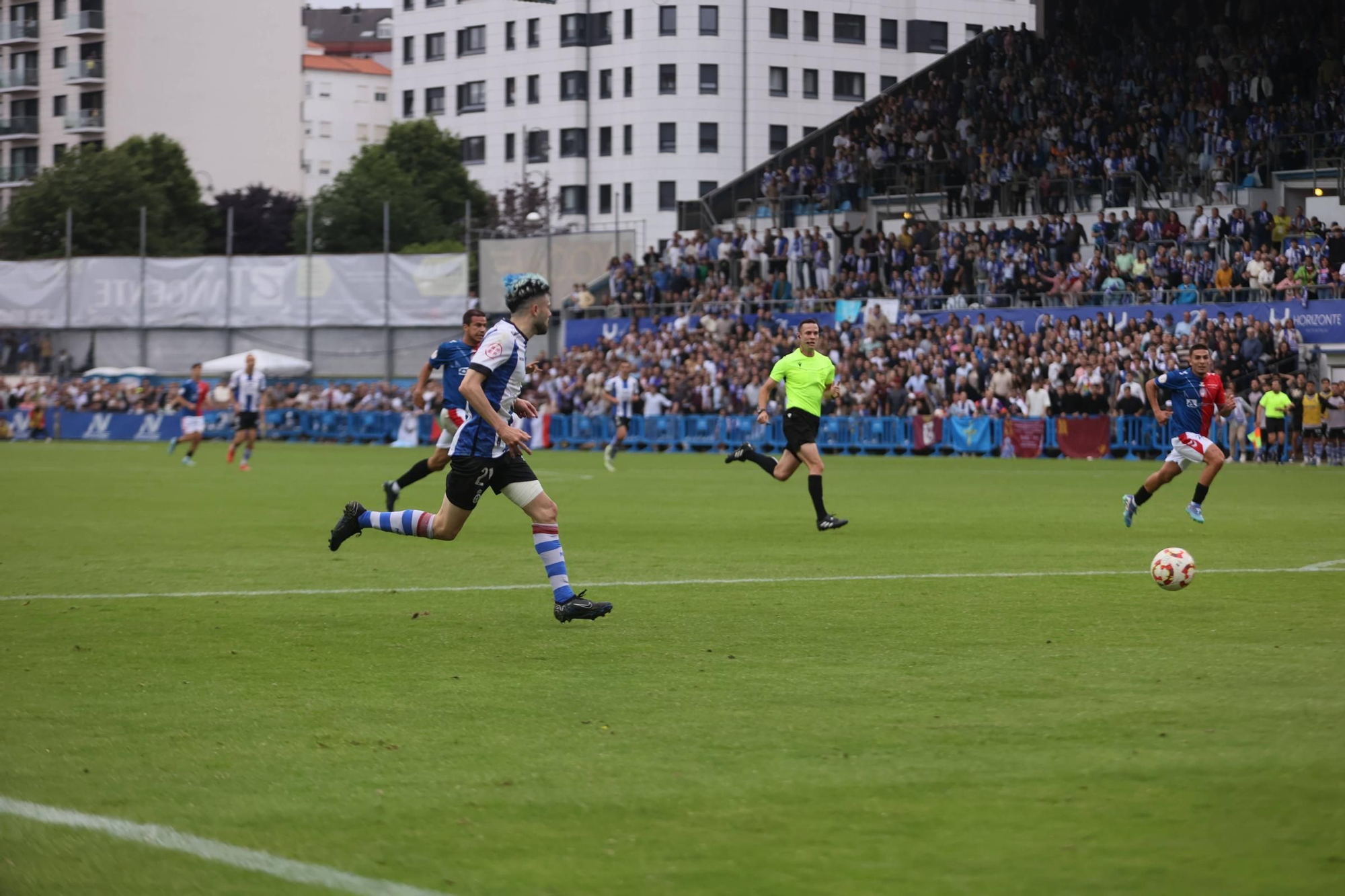 EN IMÁGENES: La final por el ascenso entre Avilés y Rayo Majadahonda vivida en el Suárez Puerta