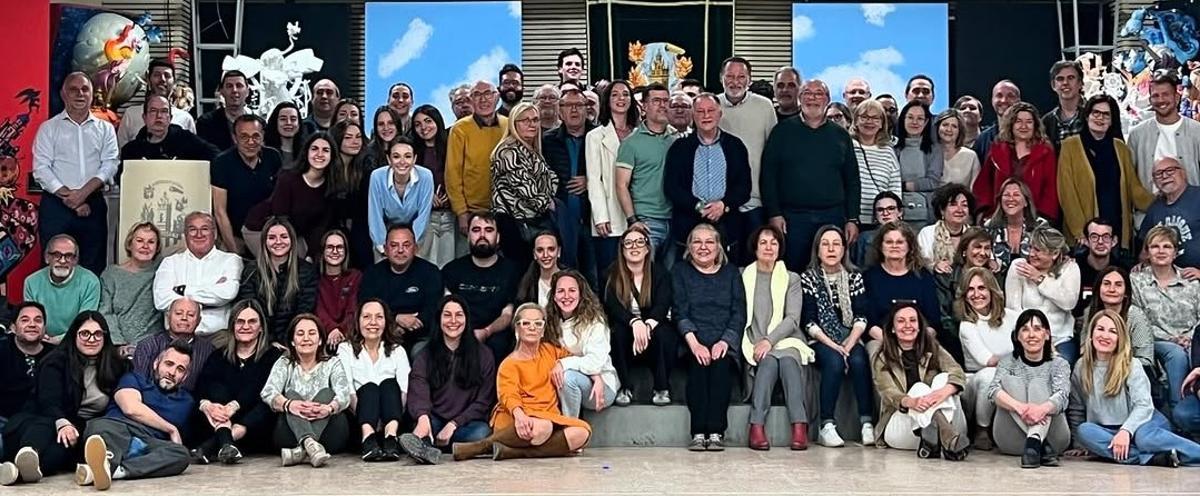 Foto de grupo que escenifica la nueva etapa