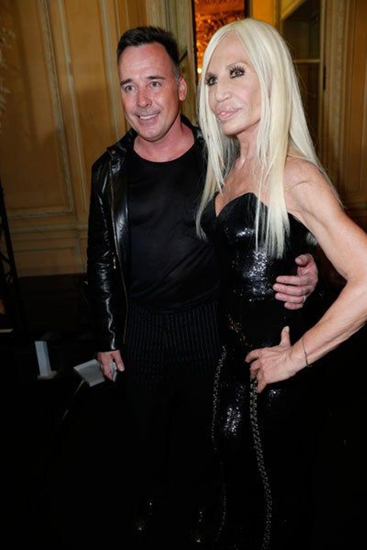 David Furnish y Donatella Versace