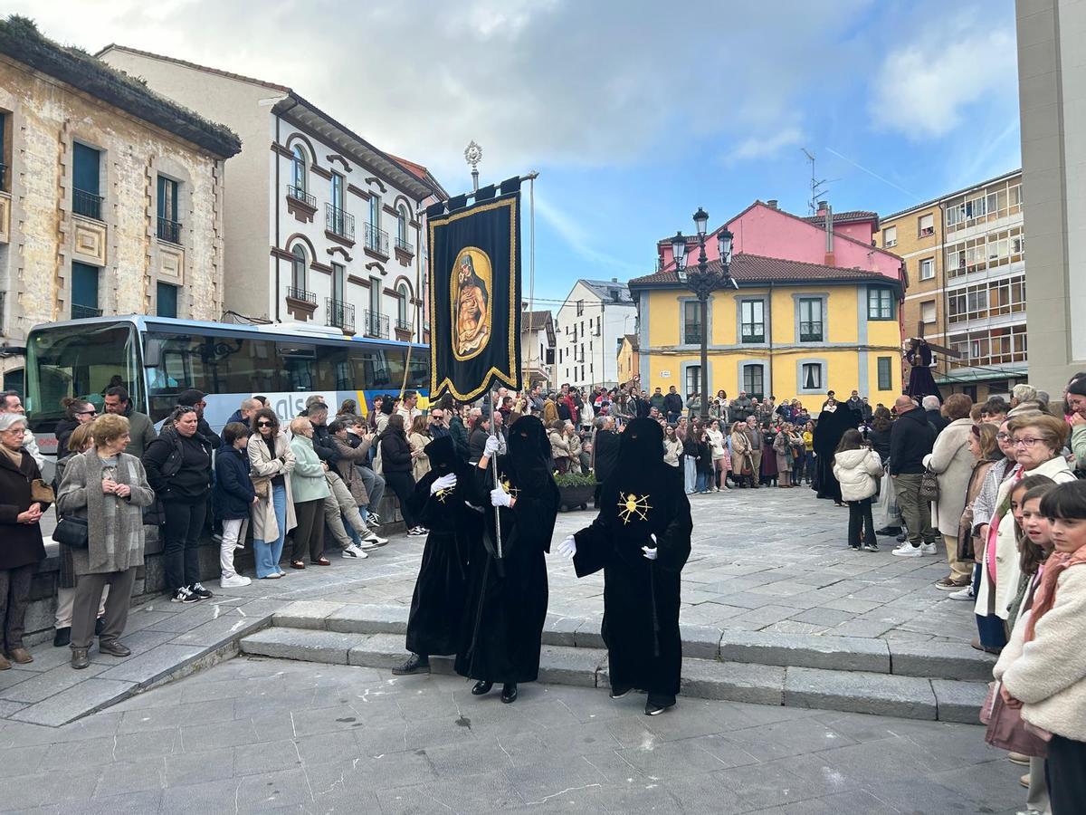 En Imágenes: La Procesión de los Nazarenos en Candás