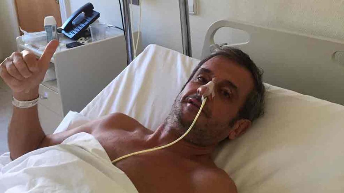 Luis Moya abandonó el hospital