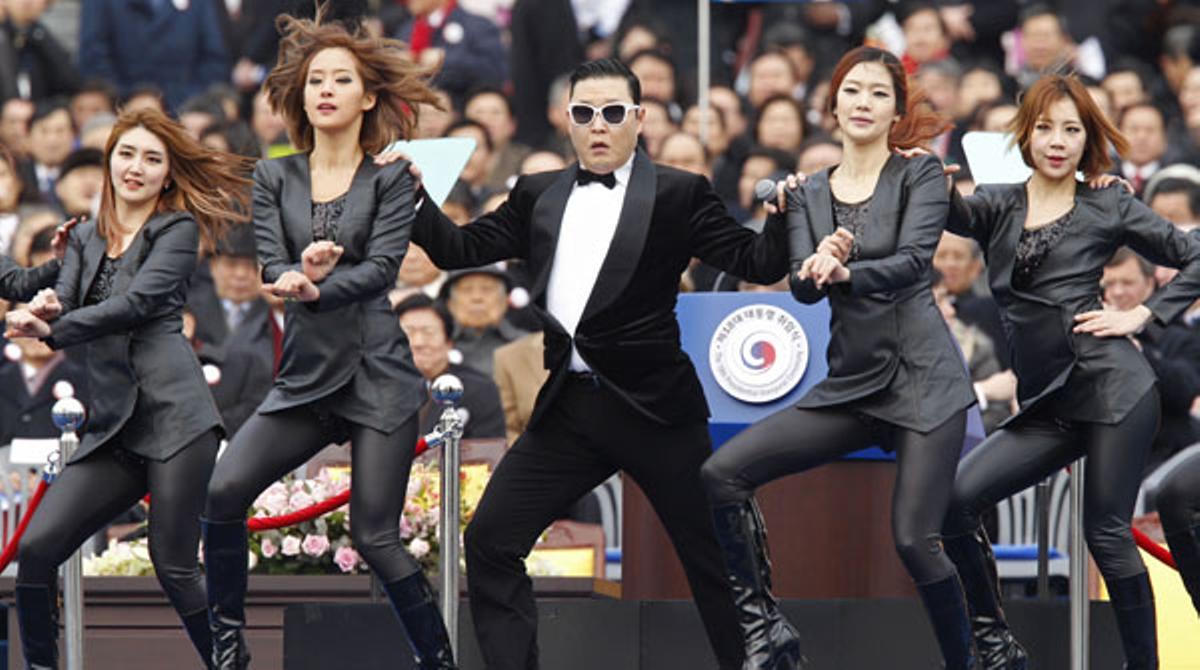 El raper sud-coreà interpreta ’Gangnam Style’ a la cerimònia d’investidura de la presidenta de govern del país asiàtic.