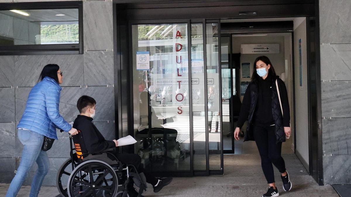 Entrada del servicio de Urgencias del Cunqueiro, en una imagen de archivo