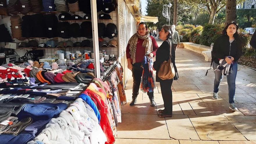 La concejala del Grupo Municipal Socialista María del Carmen Sánchez en el Paseo del Parque.