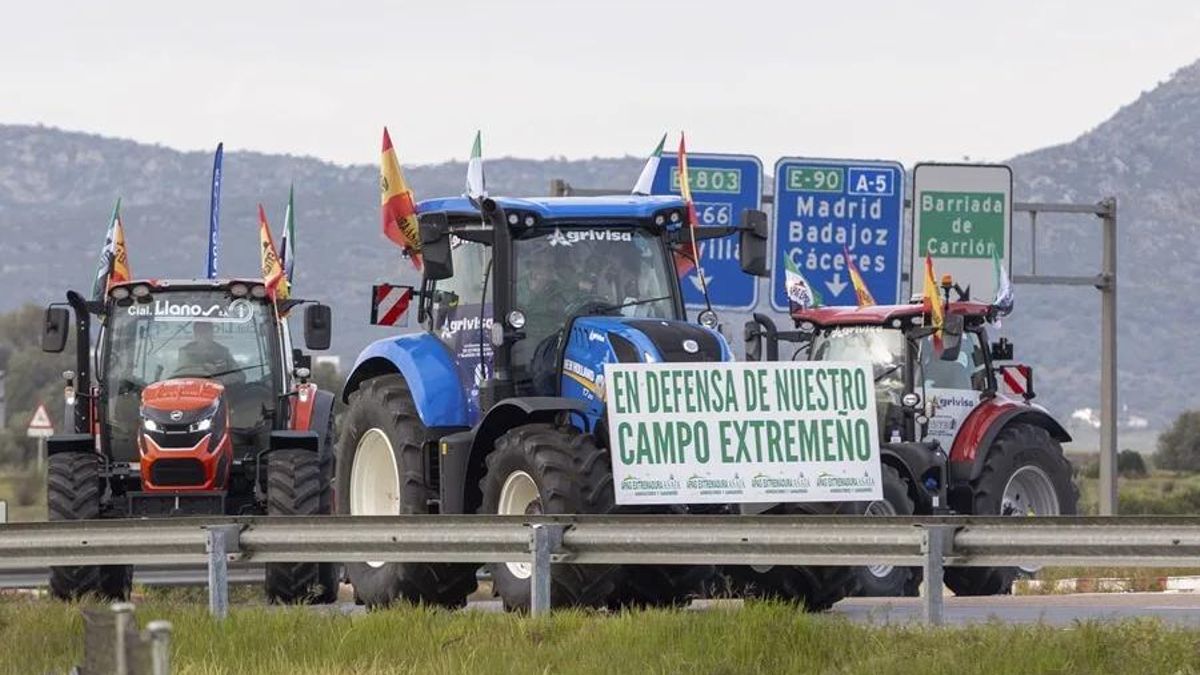 Tractorada a Bruselas para exigir un cambio en las políticas agrarias de la Unión Europea.
