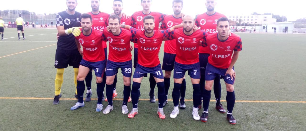 El once titular de la UE Tavernes en el partido de ayer