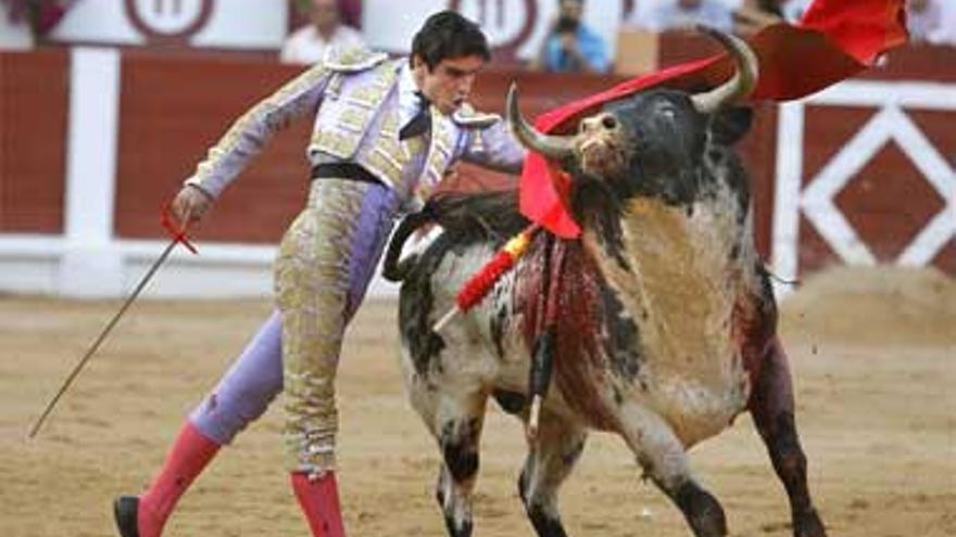 Corrida triunfal pasada por agua