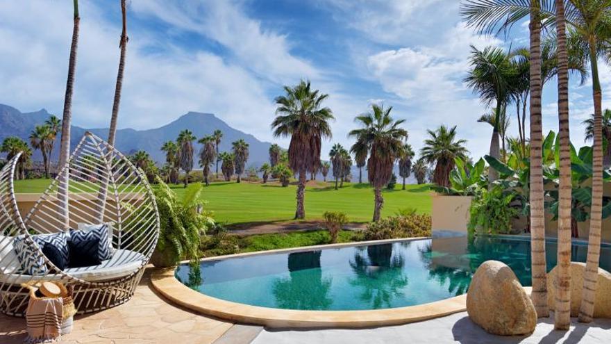 Piscina de una de las villas del Royal Luxury Hotel. | | E.D.