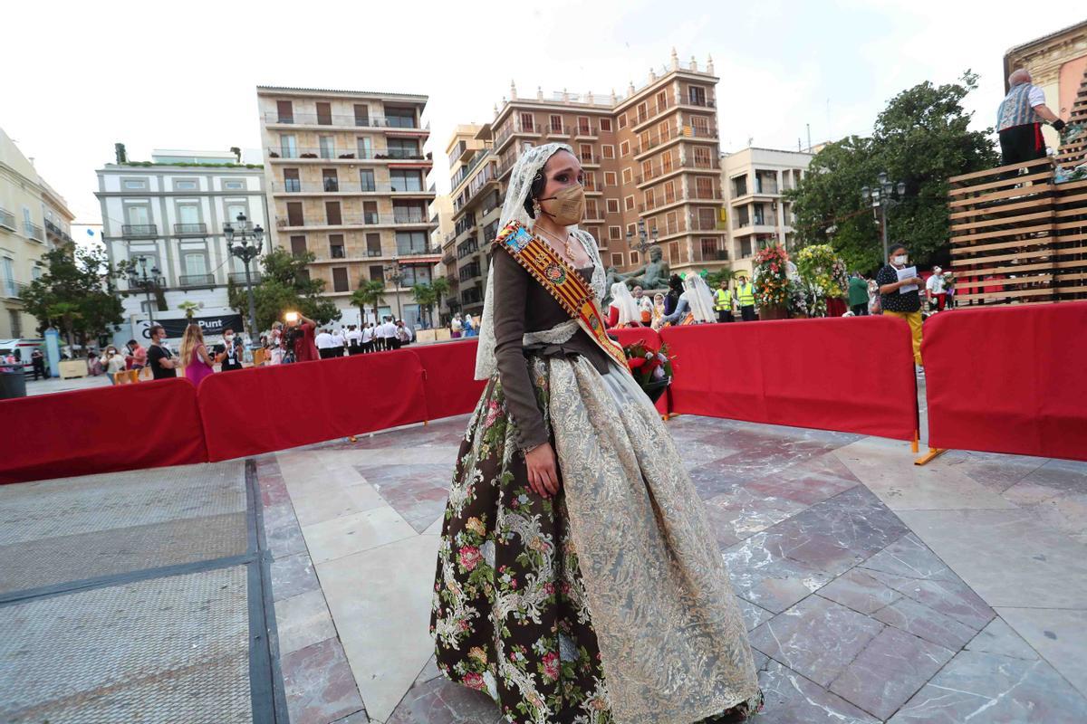 Búscate en el primer día de la ofrenda por la Calle Caballeros de las 20:00 a las 21:00