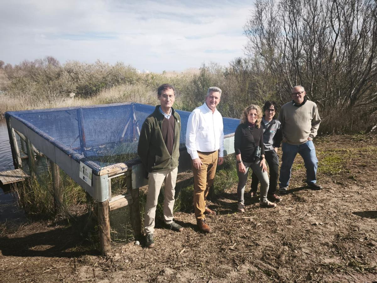 El conseller, con distinto personal, el día de la suelta.