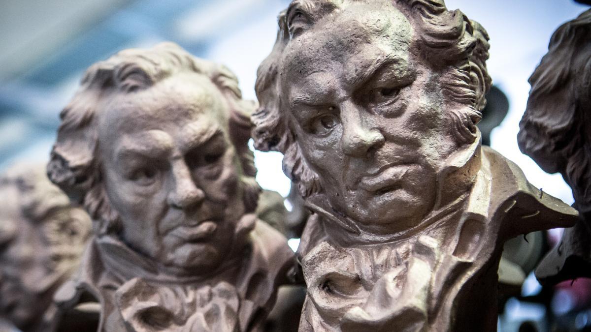 Todo lo que debes saber sobre los cabezones de los premios Goya: material, peso y precio