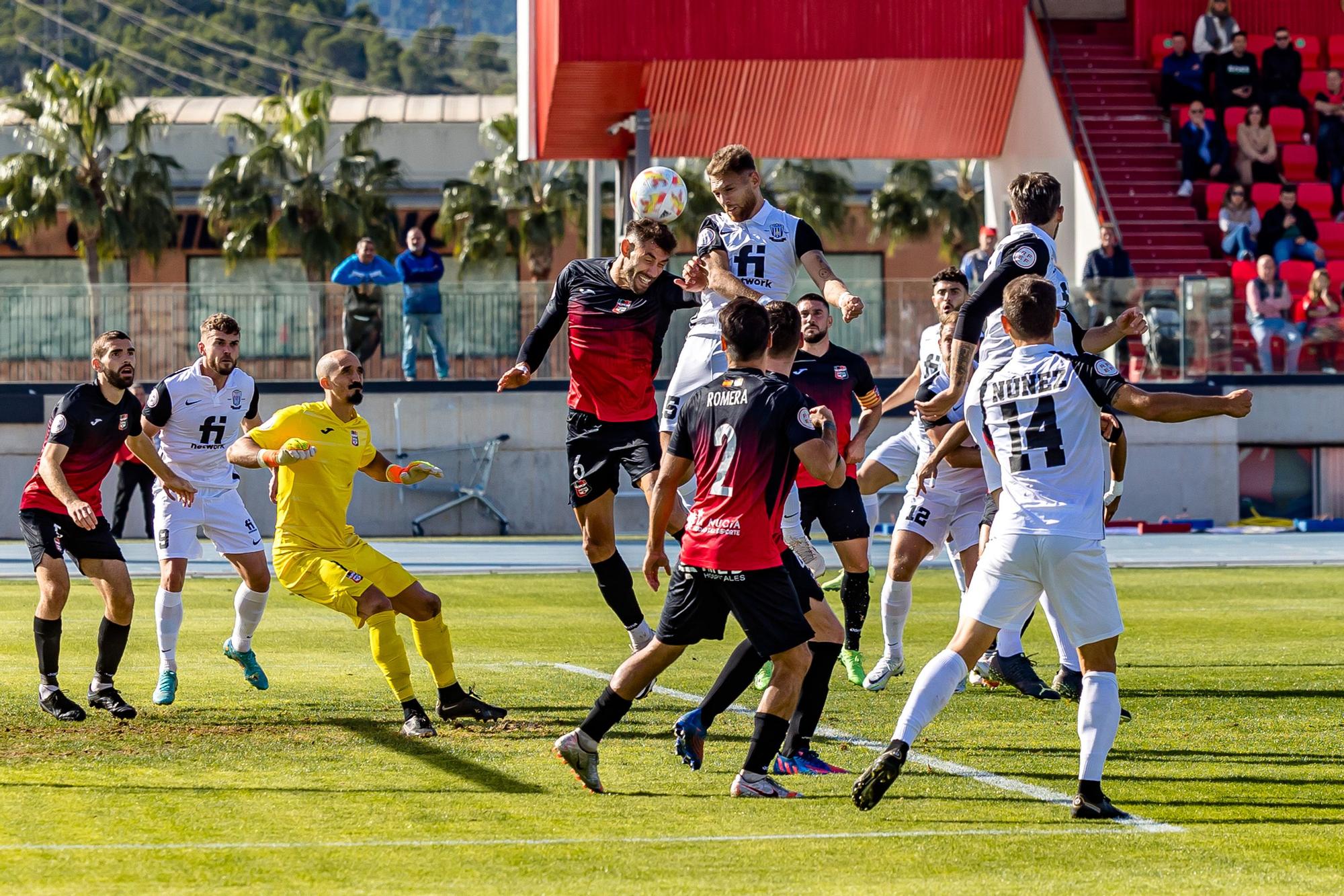 Un tempranero gol de Toner da un triunfo vital a los de César Ferrando y deja sin liderato a los de Fernando Estévez