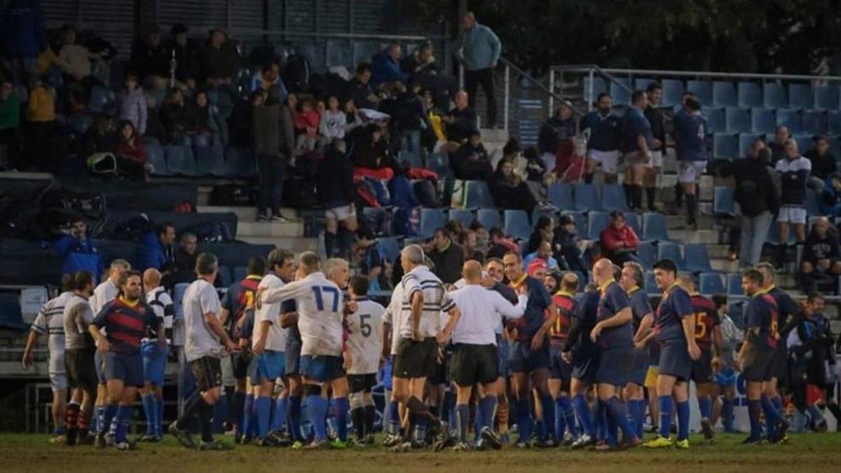 Buena relación entre equipos de veteranos en la pasada edición del Rugby Memorial, Ferro SantBoi