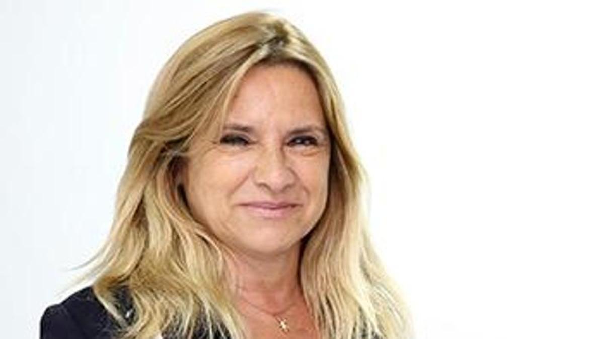 El Govern fulmina a la jefa de Costas en Baleares por su gestión en las concesiones de hamacas de Formentera