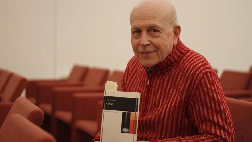 El escritor Javier Lostalé presenta en Córdoba su último libro, ‘Cielo’