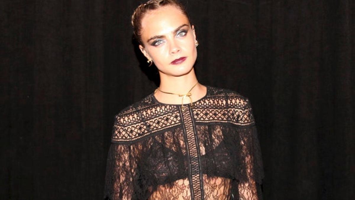 Cara Delevigne con trenzas de boxeadora