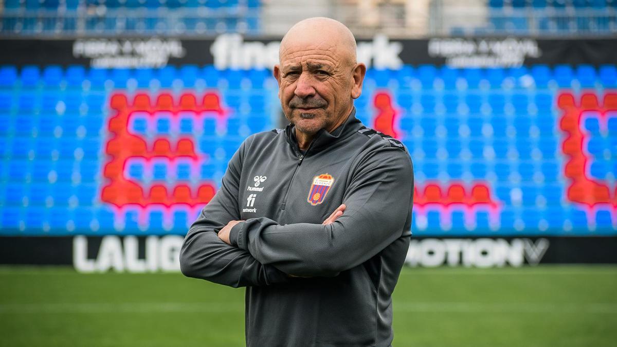 Claudio Barragán, técnico del Eldense.