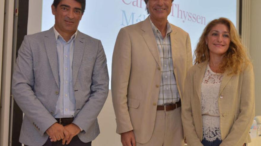 El gerente del Thyssen, Javier Ferrer, el concejal de Cultura, Damián Caneda, y la directora artística de la pinacoteca, Lourdes Moreno.
